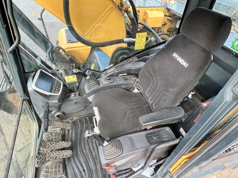 Hyundai HX300NL - Image 4