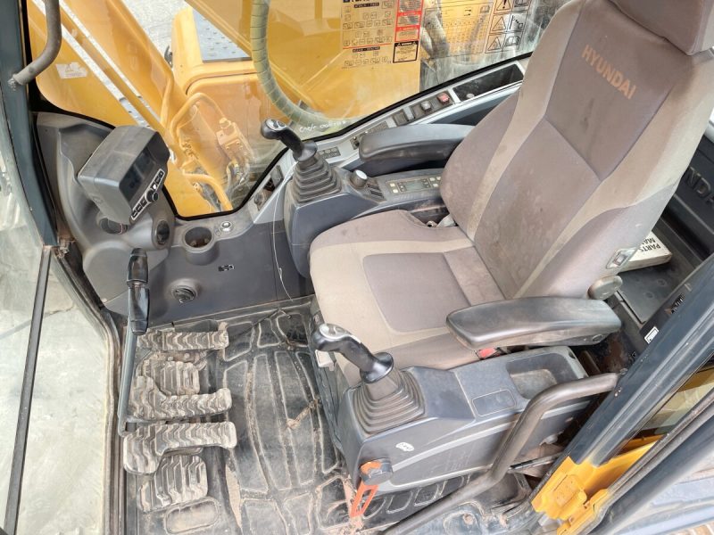 Hyundai R220LC-9A - Image 5