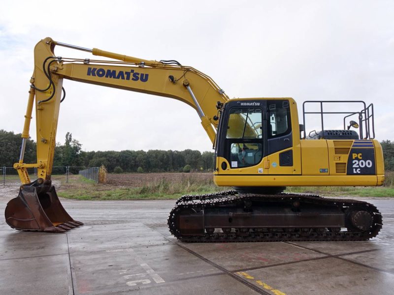 Komatsu PC200LC-8