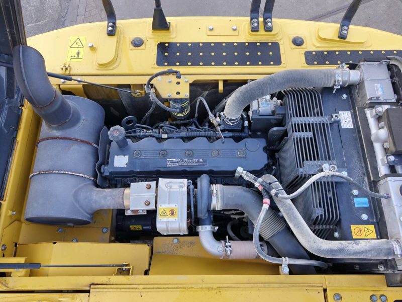 Komatsu PC200LC-8 - Image 5