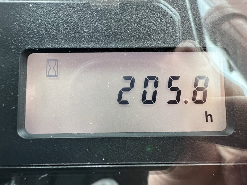 Hitachi ZX220LC USED - Image 2