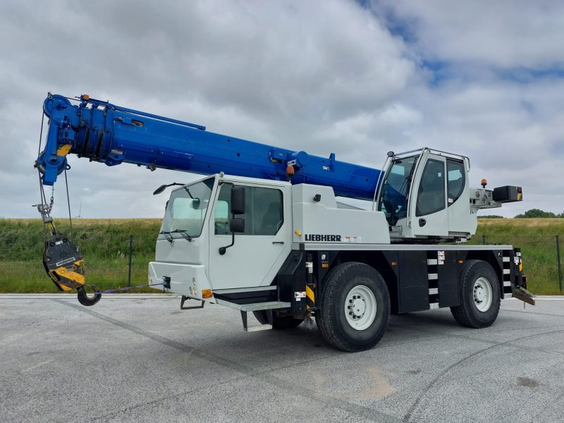 LIEBHERR 1030-2.1  35 Ton