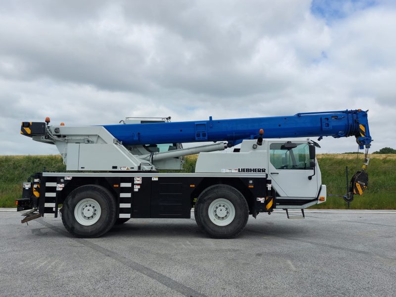 LIEBHERR 1030-2.1  35 Ton - Image 17