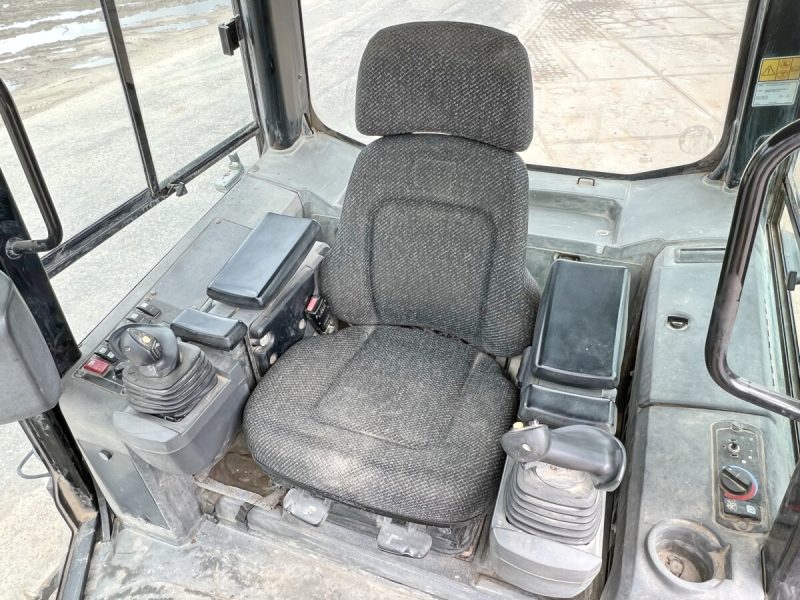 Caterpillar D4K XL - Image 10