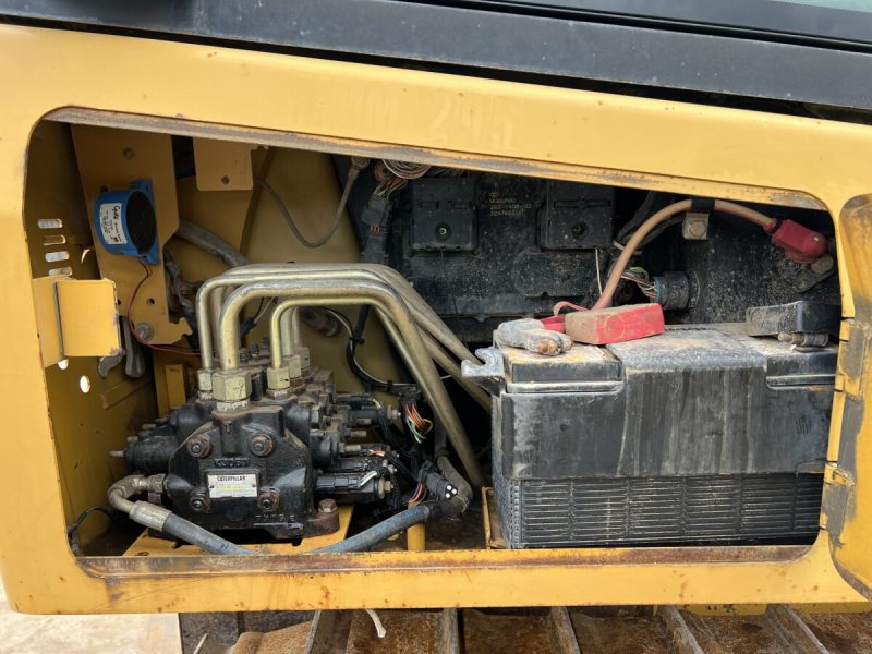 Caterpillar D4K XL - Image 3