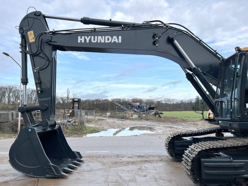 Hyundai HX360L - Image 10