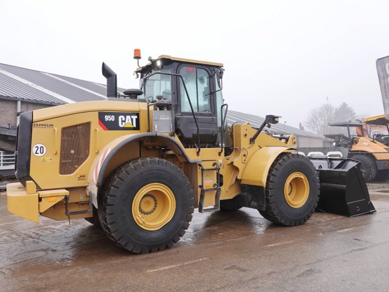 Caterpillar 950GC - Image 10
