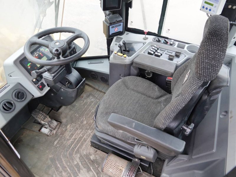 Caterpillar 950GC - Image 8