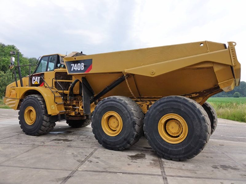 Caterpillar 740B - Image 8