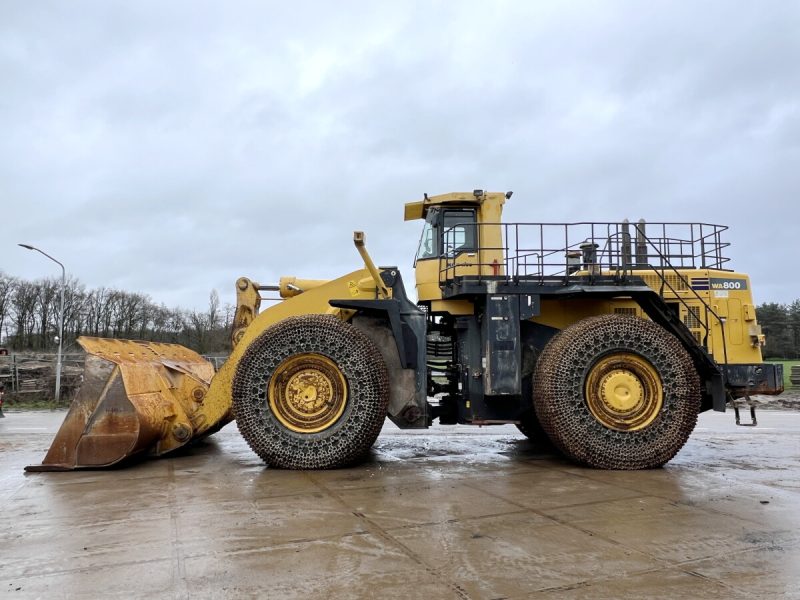 Komatsu WA800-3E0