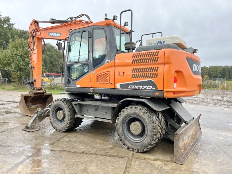 Doosan DX170W-5 - Image 12