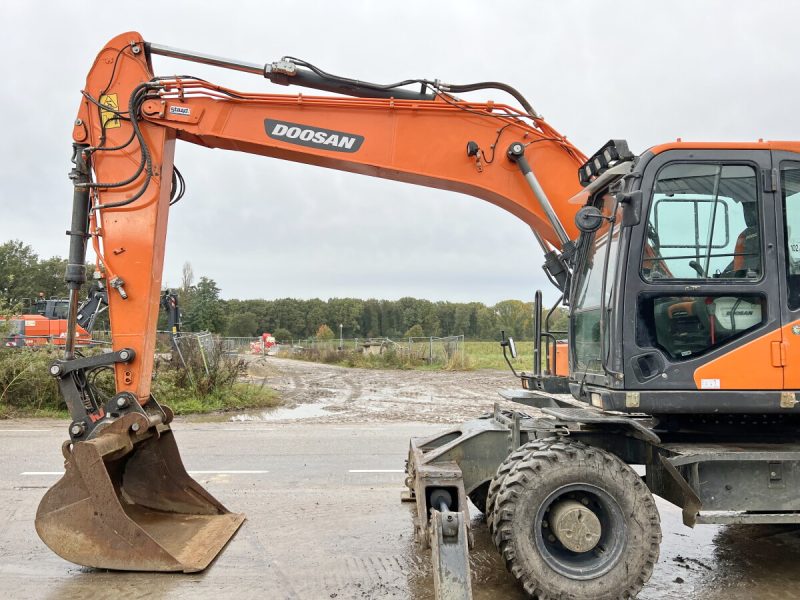 Doosan DX170W-5 - Image 7