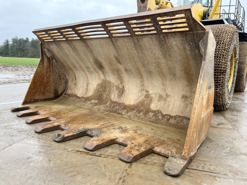 Komatsu WA800-3E0 - Image 5