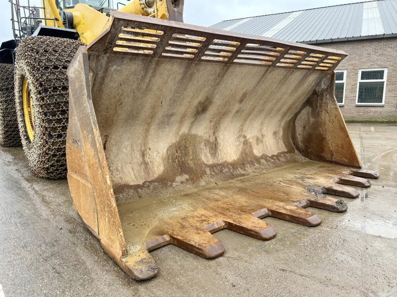 Komatsu WA800-3E0 - Image 4