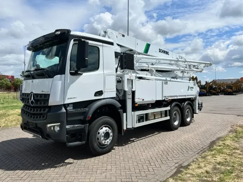 Mercedes Arocs 2840 6x4 Schwing 36 m Concrete pump - Image 9