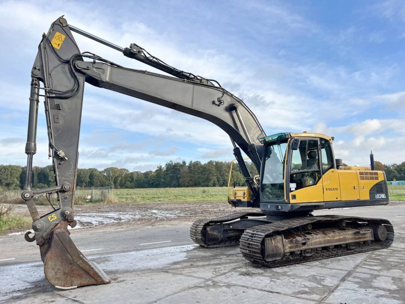 Volvo EC240CL - Image 9