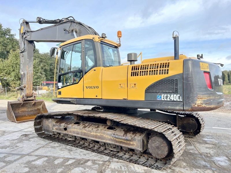 Volvo EC240CL - Image 8