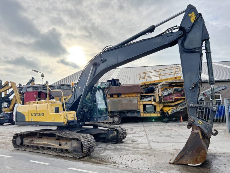 Volvo EC240CL - Image 6