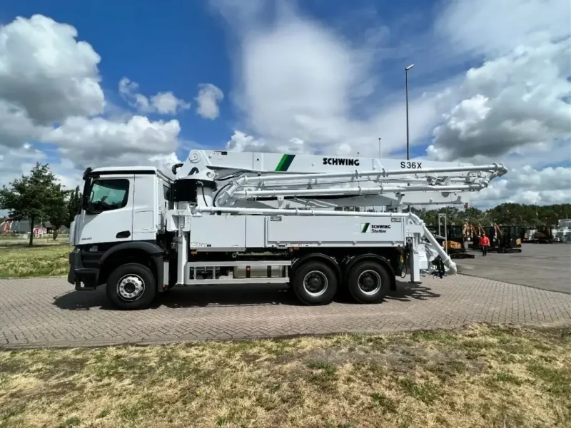 Mercedes Arocs 2840 6x4 Schwing 36 m Concrete pump - Image 8