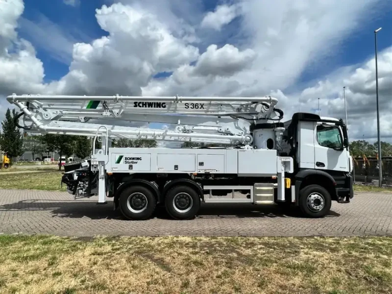 Mercedes Arocs 2840 6x4 Schwing 36 m Concrete pump - Image 4