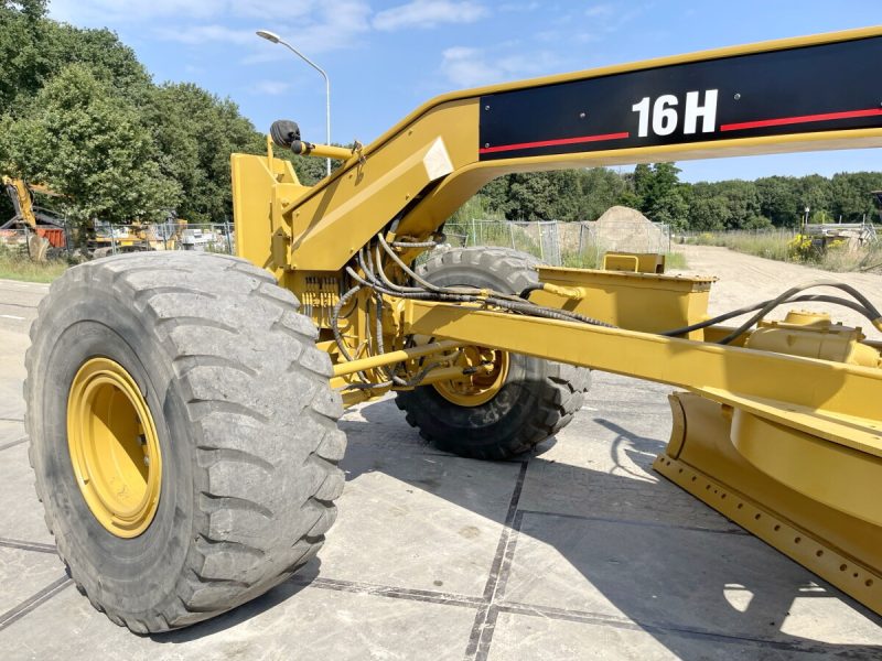 Caterpillar 16H - Image 9
