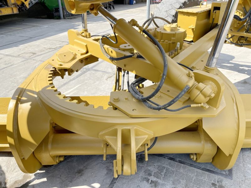 Caterpillar 16H - Image 6