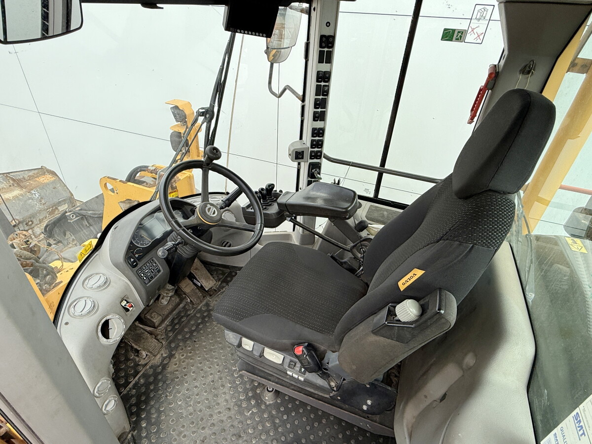 Volvo L120H - Image 8