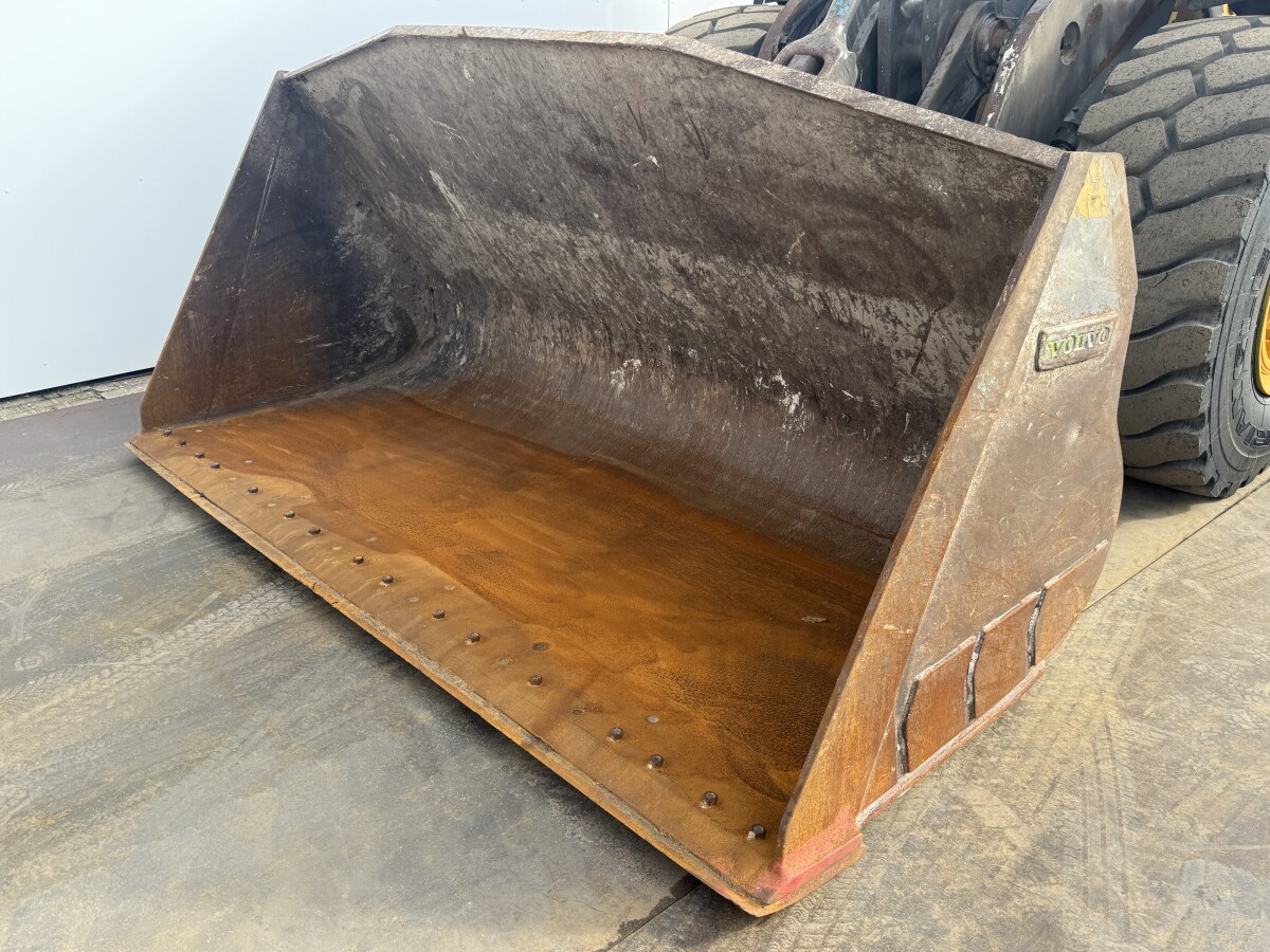 Volvo L120H - Image 7