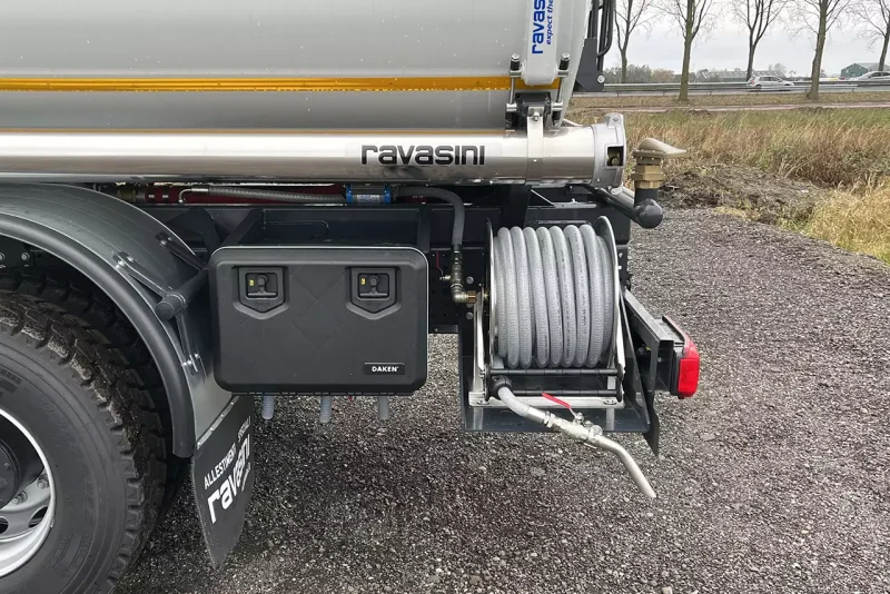 Iveco  380 6x4 Water  Truck - Image 9