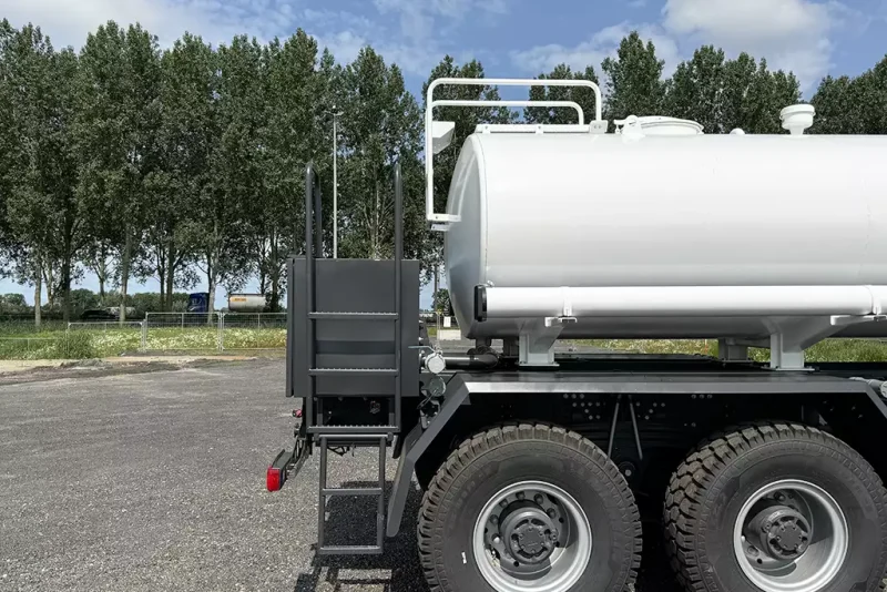 Renault 460 6x6 Water Tank Truck - Image 4