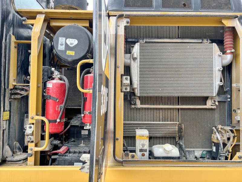 Caterpillar 330FL Used - Image 4