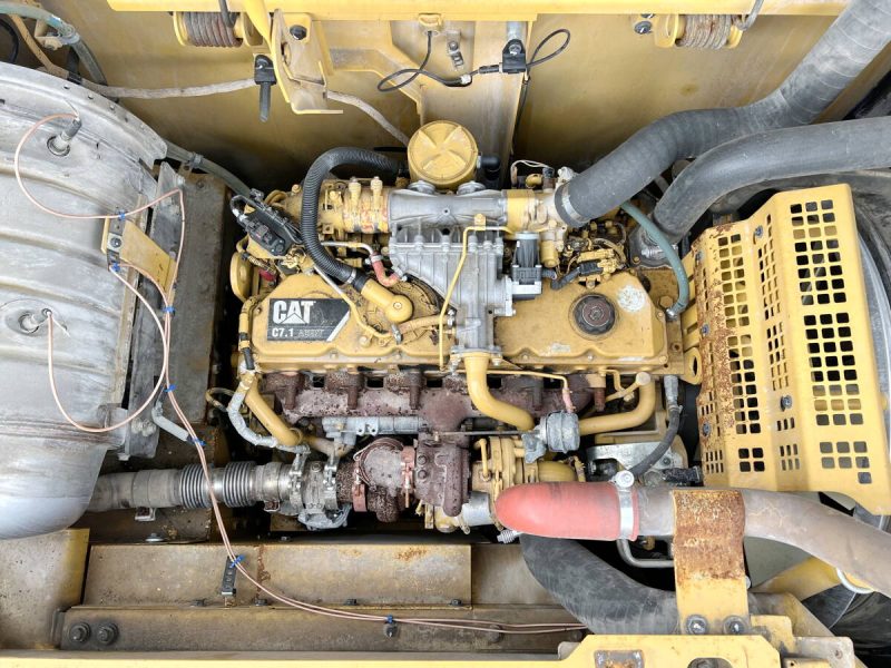 Caterpillar 330FL Used - Image 2
