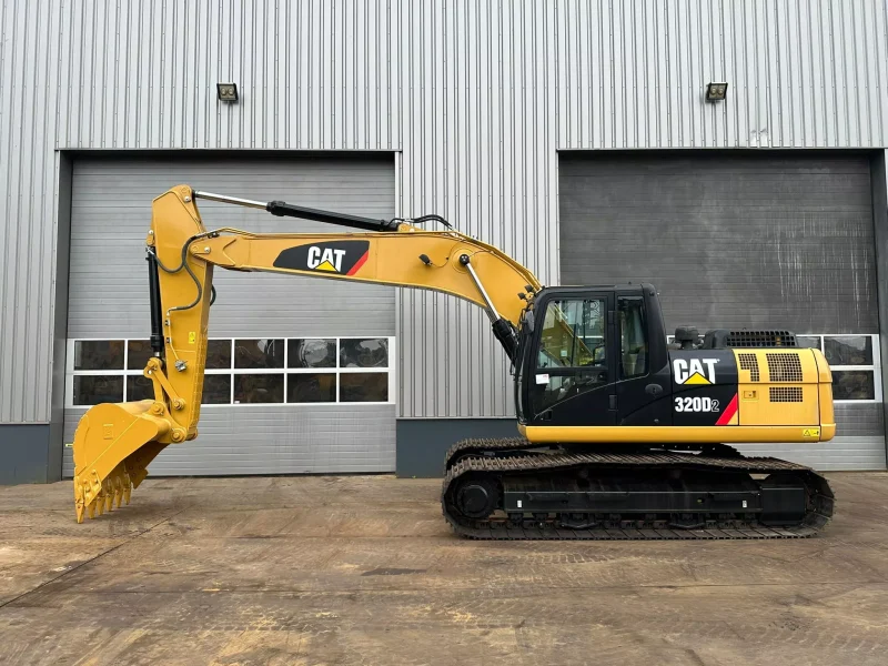 Caterpillar 320D2 - Image 6