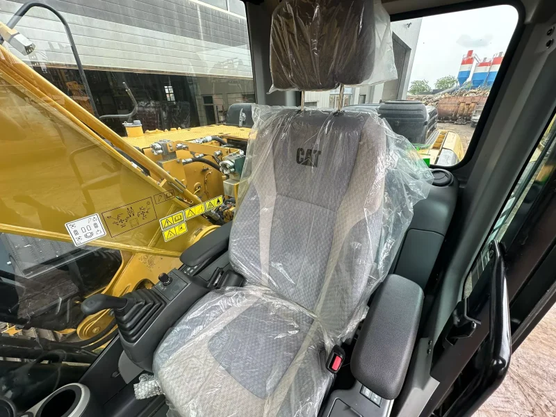 Caterpillar 320D2 - Image 3