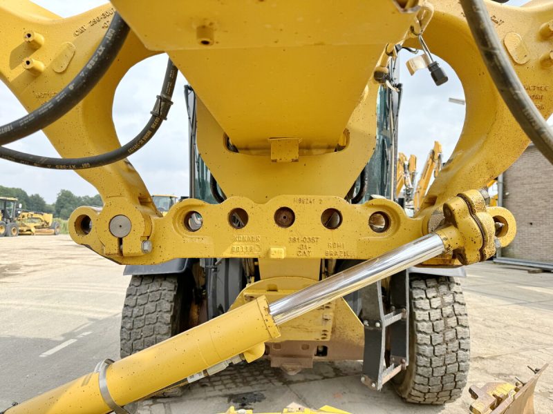 Caterpillar 140M VHP Plus AWD 6x6 - Image 2