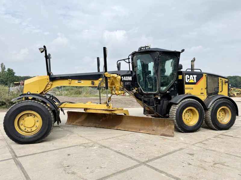 Caterpillar 140M VHP Plus AWD 6x6
