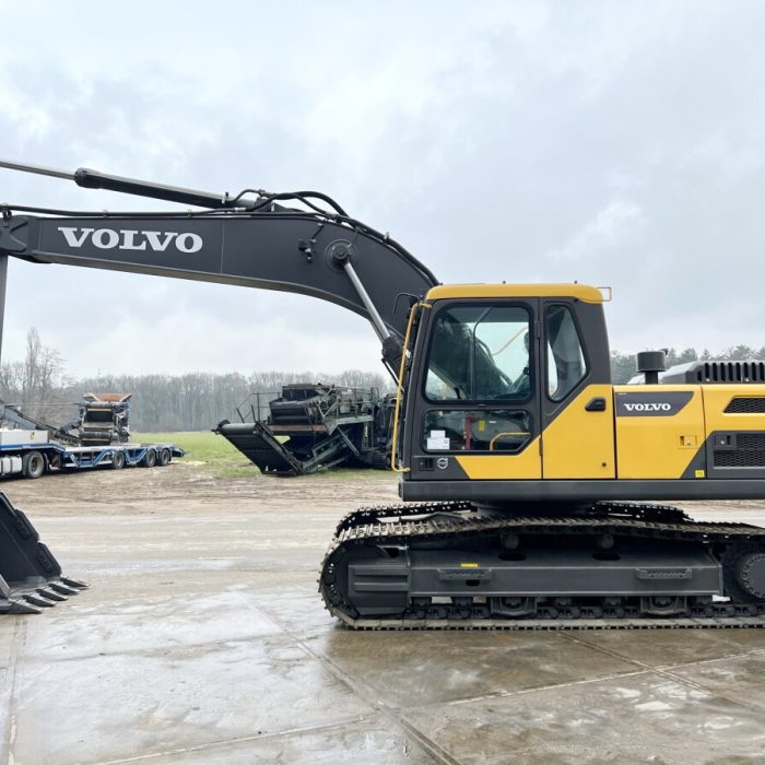 Volvo EC210D Excavator 2024