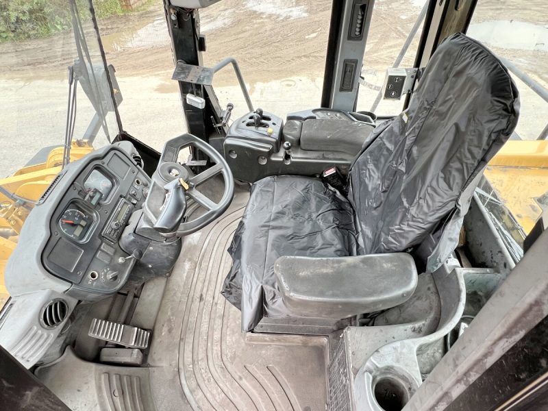 Caterpillar 966G Wheel Loader - Image 6