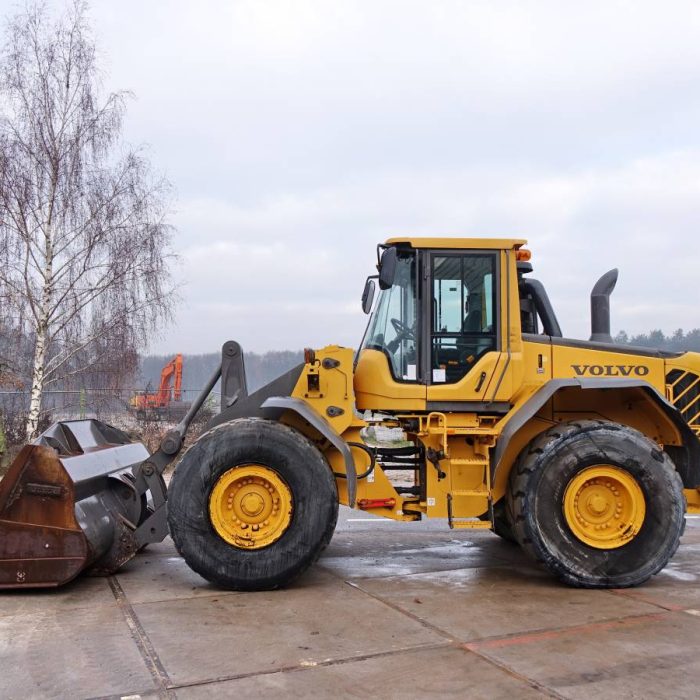 Volvo L120F  2016