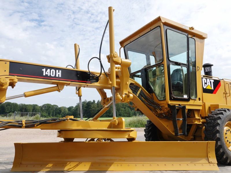 Caterpillar 140H Grader - Image 3