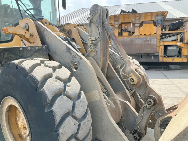 Volvo L120F Wheel Loader - Image 4