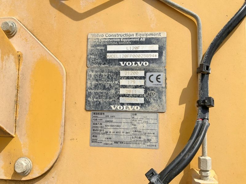 Volvo L120F Wheel Loader - Image 2