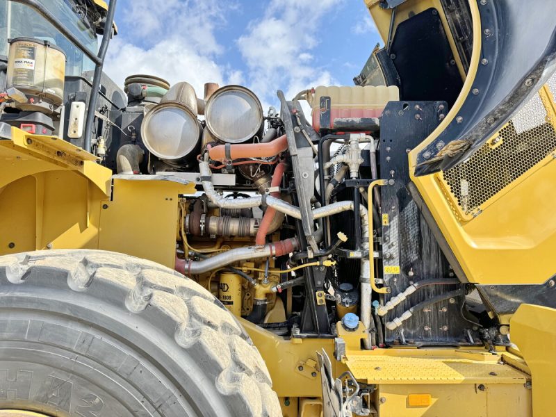 Caterpillar 966M - Image 2