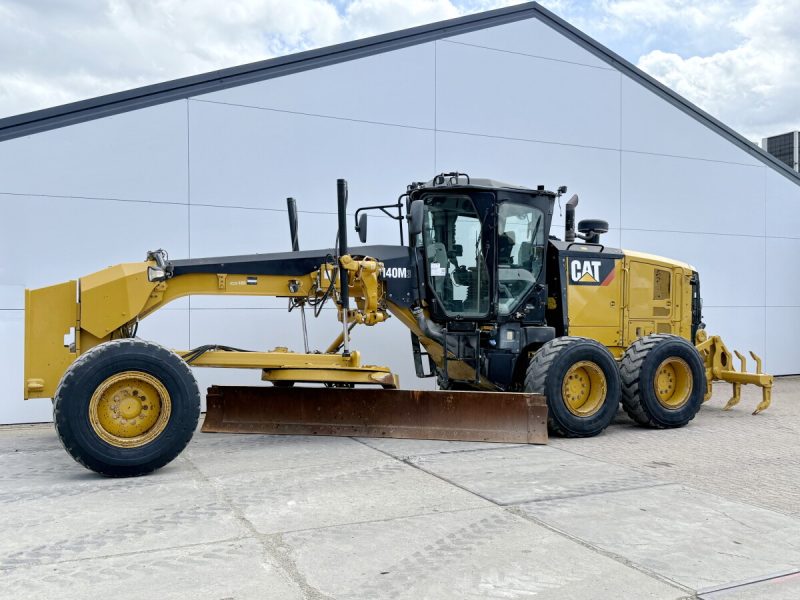 Caterpillar 140M3