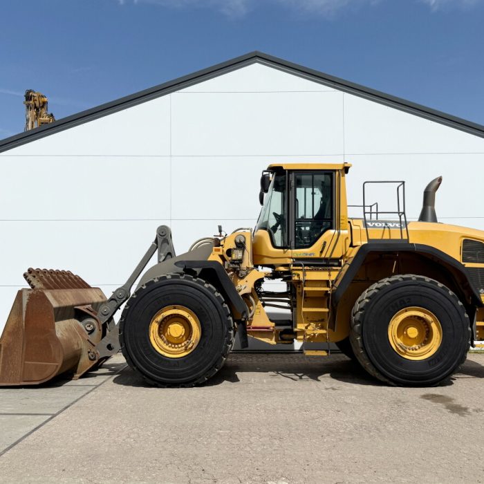 Volvo L220G Wheel Loader